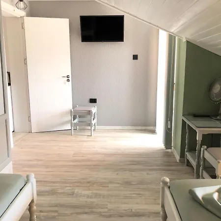 семейна къща “вълчеви” Guest house Kiten (Burgas)