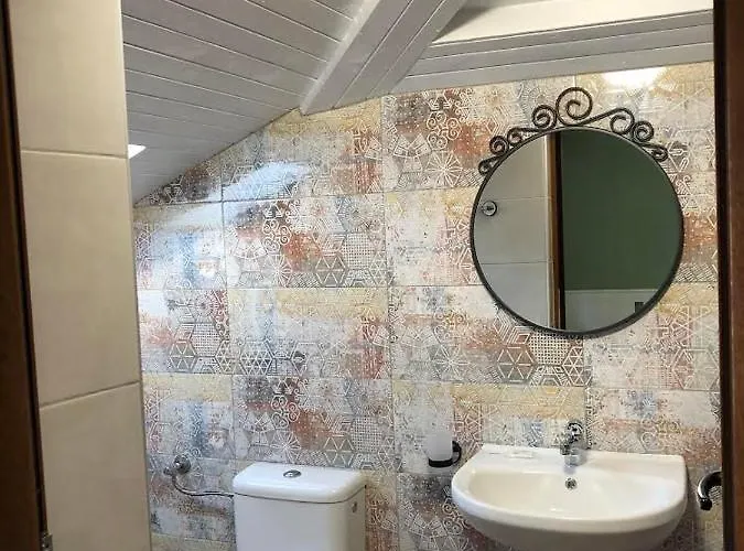 семейна къща “вълчеви” בית הארחה 3*