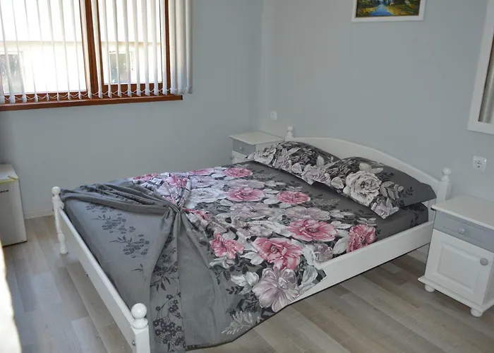 семейна къща “вълчеви” בית הארחה 3*